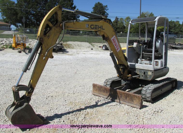 image for item BS9998 Gehl 383Z excavator