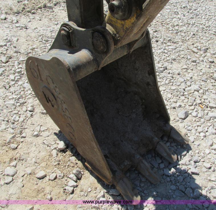 image for item BS9998 Gehl 383Z excavator