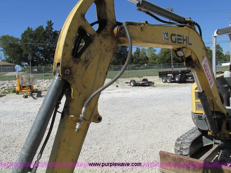 image for item BS9998 Gehl 383Z excavator