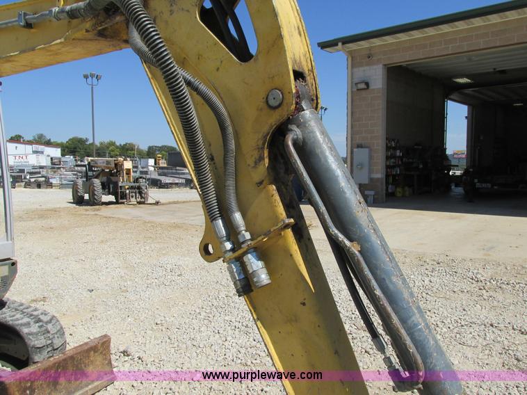 image for item BS9998 Gehl 383Z excavator