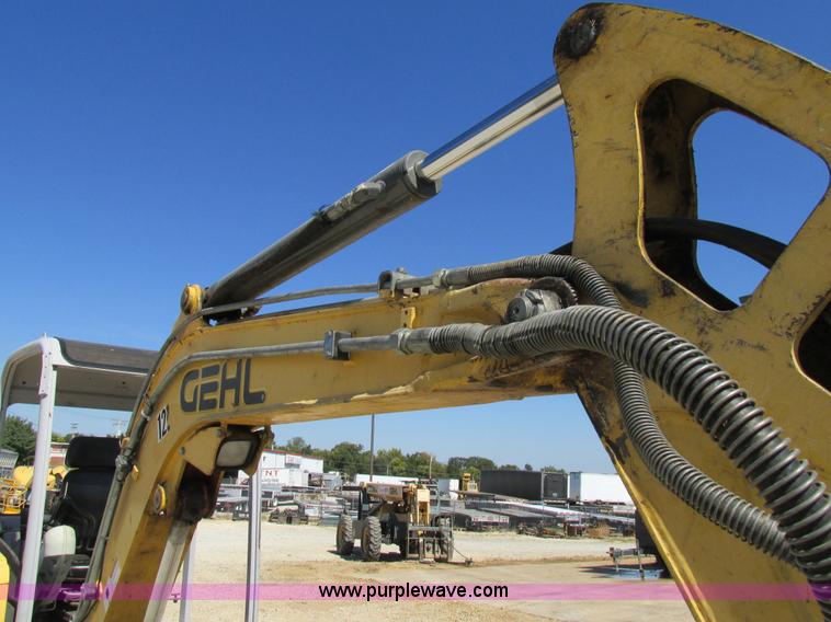 image for item BS9998 Gehl 383Z excavator