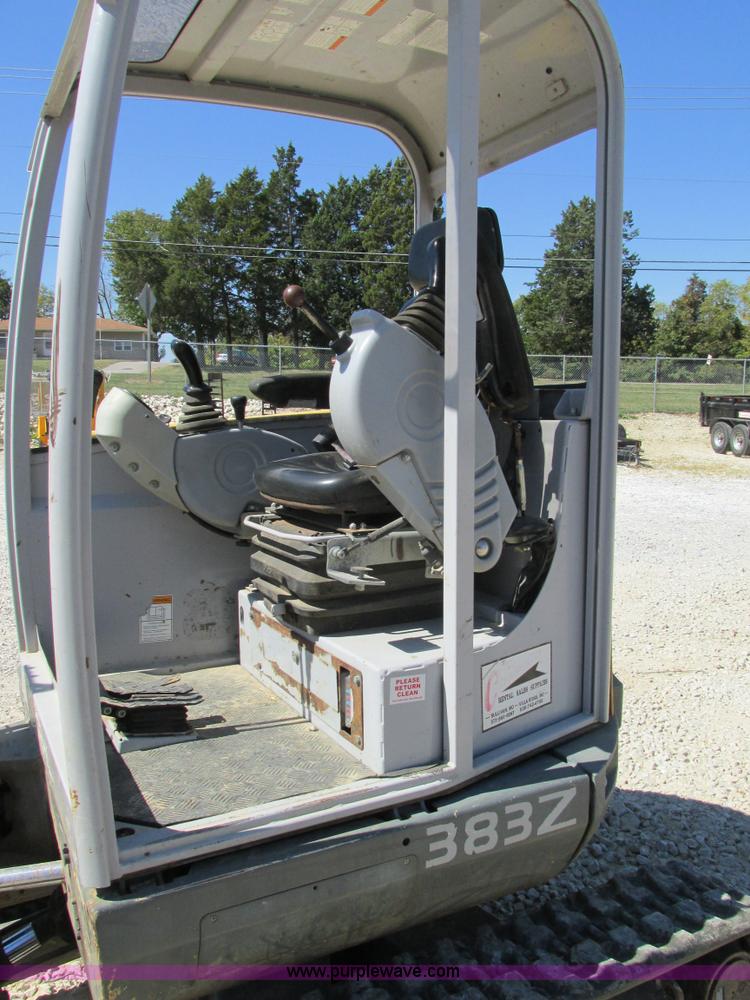 image for item BS9998 Gehl 383Z excavator