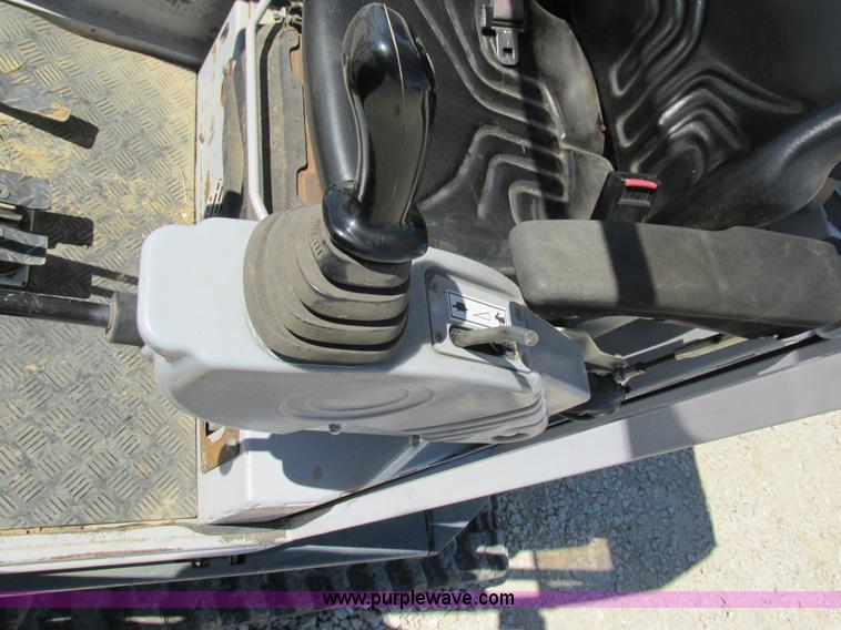 image for item BS9998 Gehl 383Z excavator