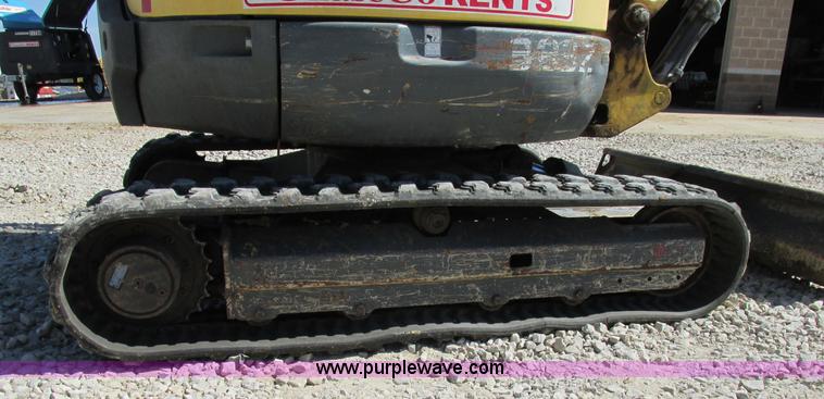 image for item BS9998 Gehl 383Z excavator