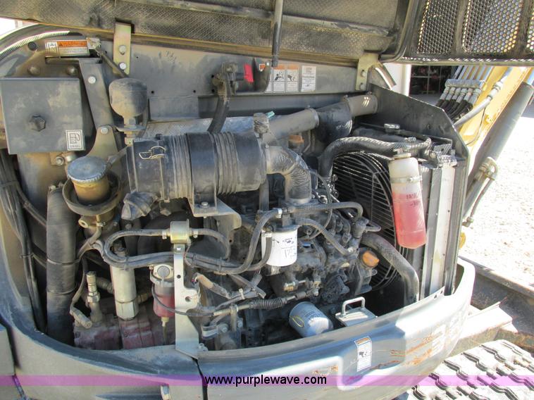 image for item BS9998 Gehl 383Z excavator