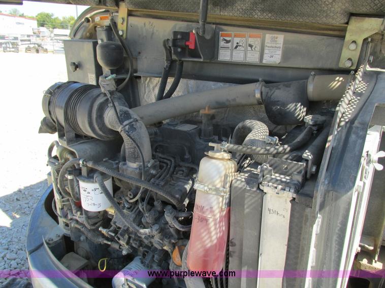 image for item BS9998 Gehl 383Z excavator