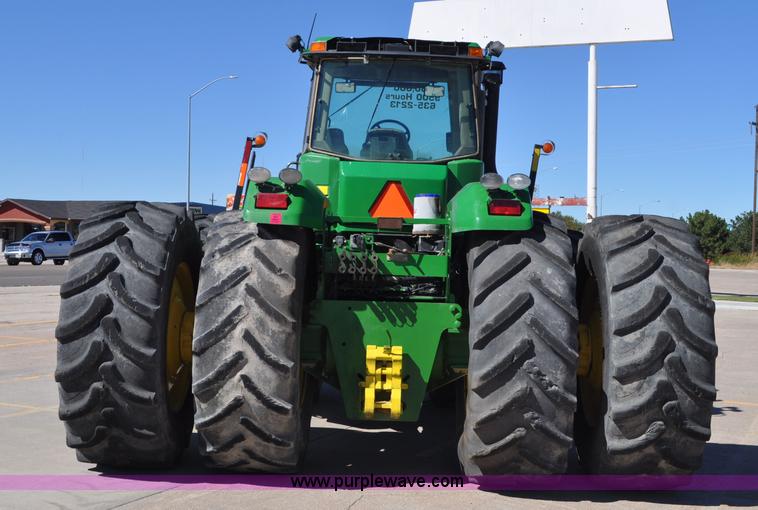 image for item G7007 2005 John Deere 9520 4WD tractor