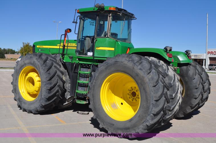 image for item G7007 2005 John Deere 9520 4WD tractor