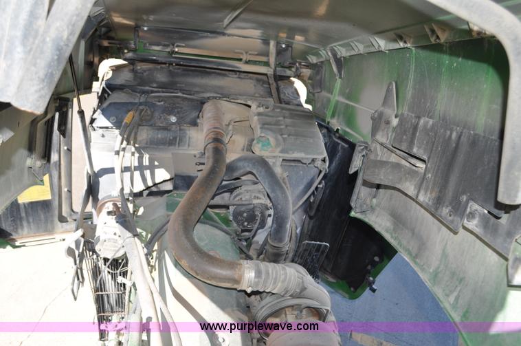 image for item G7007 2005 John Deere 9520 4WD tractor