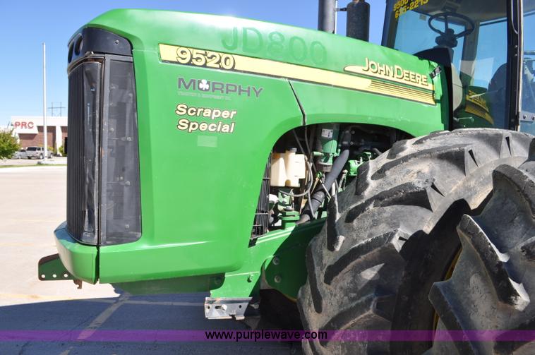 image for item G7007 2005 John Deere 9520 4WD tractor