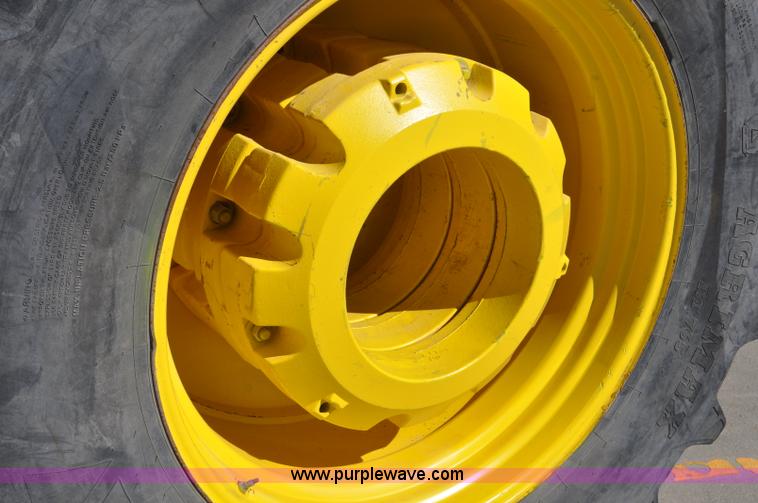 image for item G7007 2005 John Deere 9520 4WD tractor