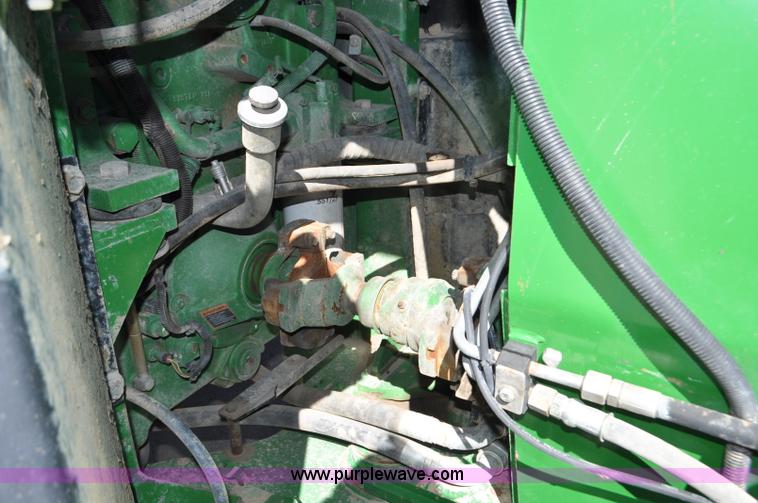 image for item G7007 2005 John Deere 9520 4WD tractor