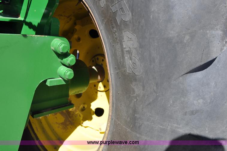 image for item G7007 2005 John Deere 9520 4WD tractor