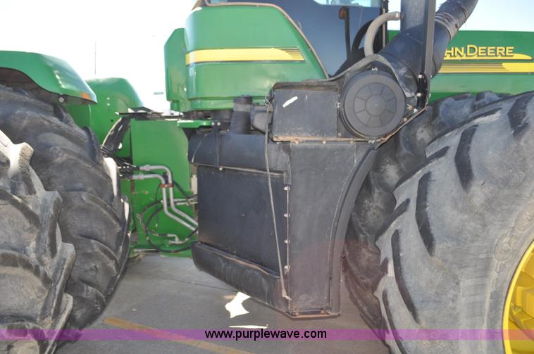image for item G7007 2005 John Deere 9520 4WD tractor