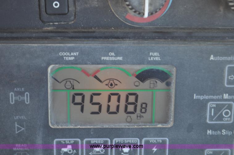 image for item G7007 2005 John Deere 9520 4WD tractor