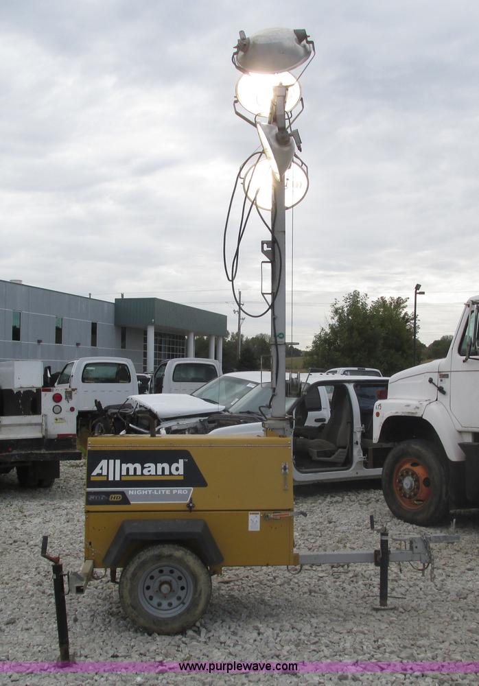 image for item H1137 2010 Allmand SHO-HD Nite-Lite Pro light tower