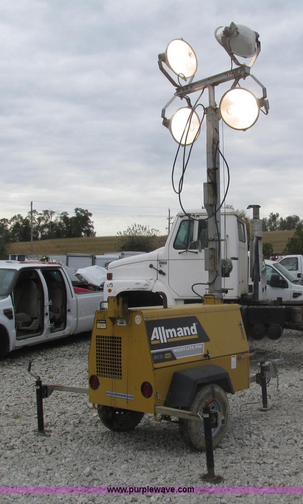 image for item H1137 2010 Allmand SHO-HD Nite-Lite Pro light tower
