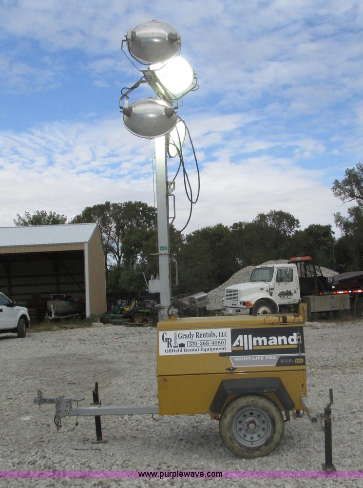 image for item H1137 2010 Allmand SHO-HD Nite-Lite Pro light tower