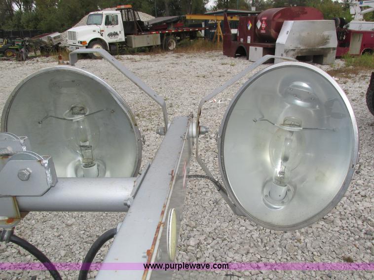 image for item H1137 2010 Allmand SHO-HD Nite-Lite Pro light tower