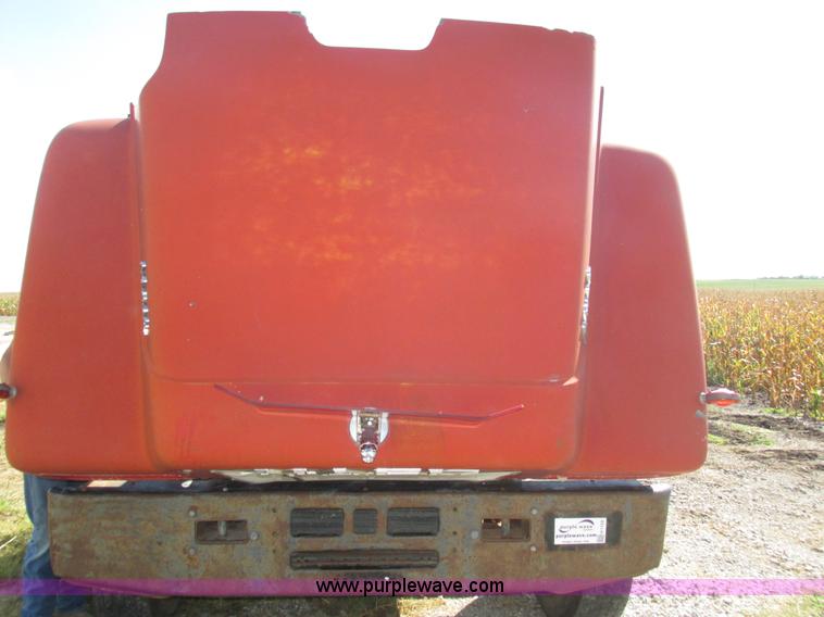 image for item H1159 1985 Mack Econodyne R686ST semi truck