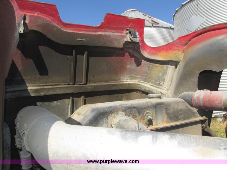 image for item H1159 1985 Mack Econodyne R686ST semi truck