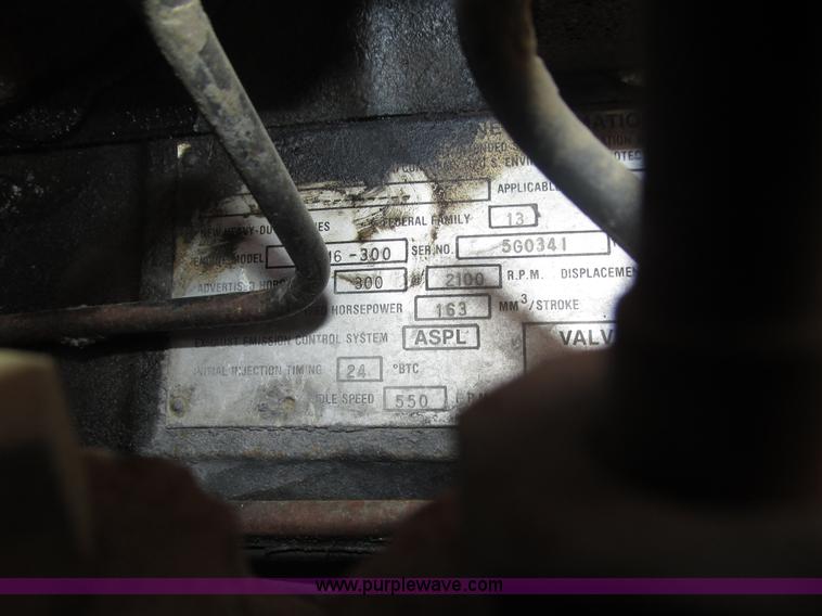 image for item H1159 1985 Mack Econodyne R686ST semi truck