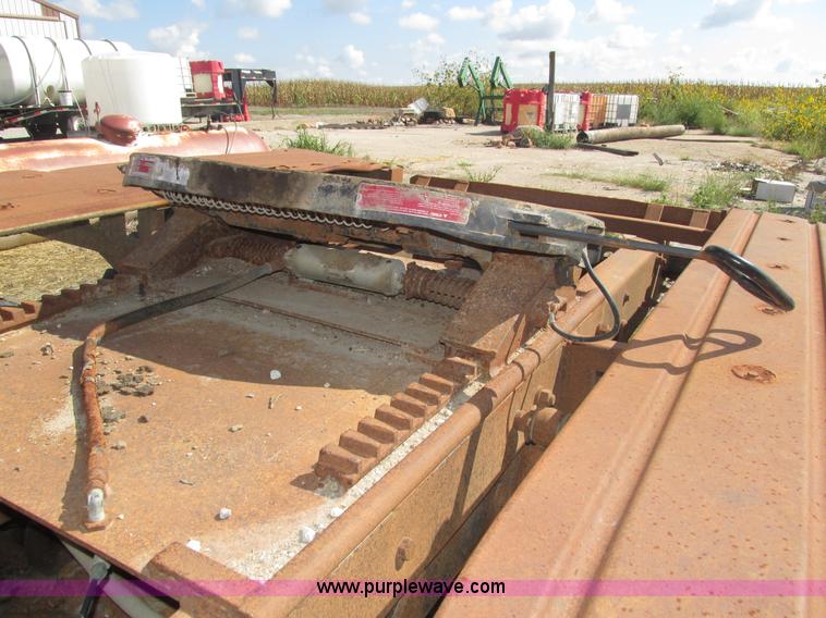 image for item H1159 1985 Mack Econodyne R686ST semi truck