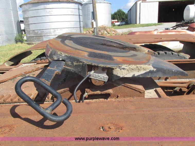 image for item H1159 1985 Mack Econodyne R686ST semi truck