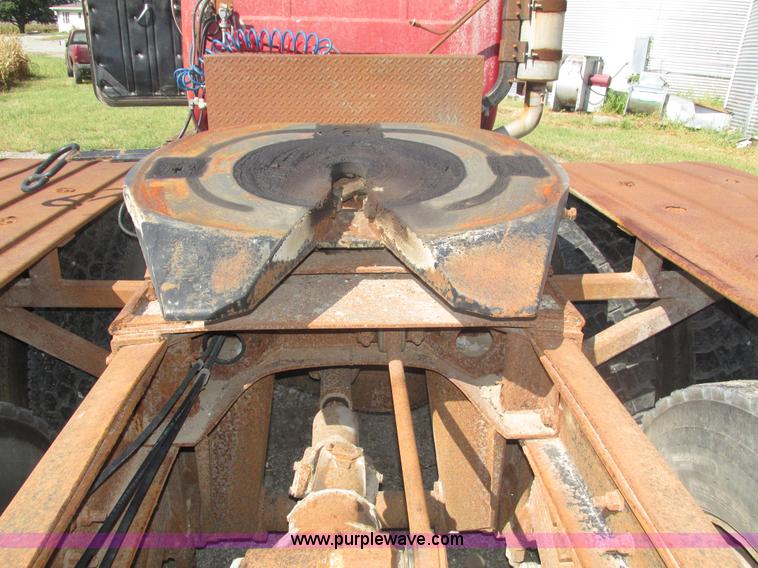 image for item H1159 1985 Mack Econodyne R686ST semi truck