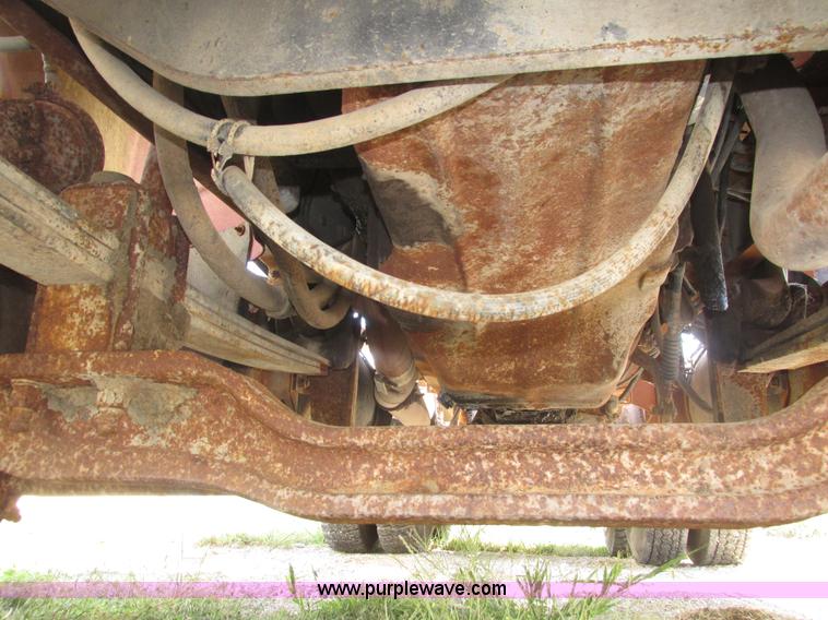 image for item H1159 1985 Mack Econodyne R686ST semi truck