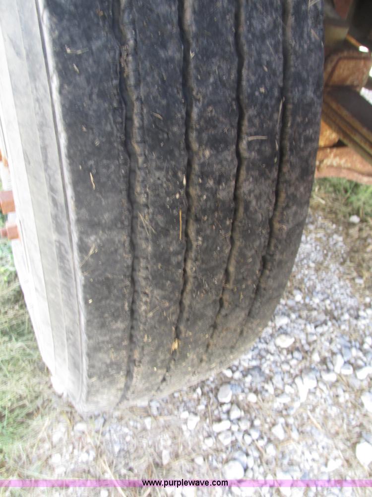 image for item H1159 1985 Mack Econodyne R686ST semi truck