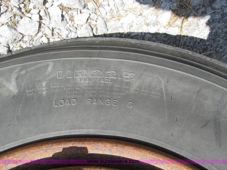 image for item H1159 1985 Mack Econodyne R686ST semi truck