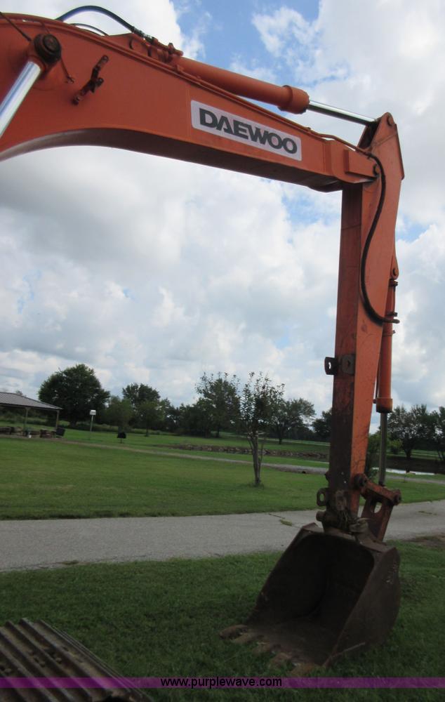 image for item I1976 1996 Daewoo DH130-2 excavator