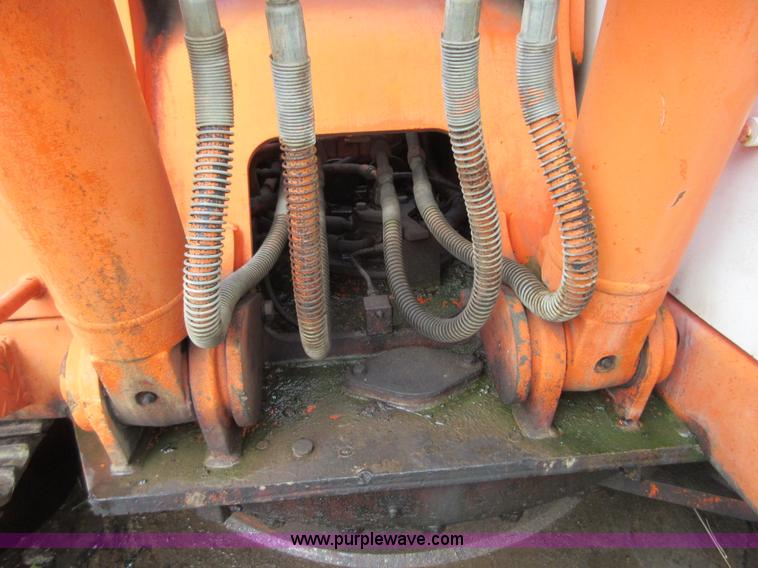 image for item I1976 1996 Daewoo DH130-2 excavator