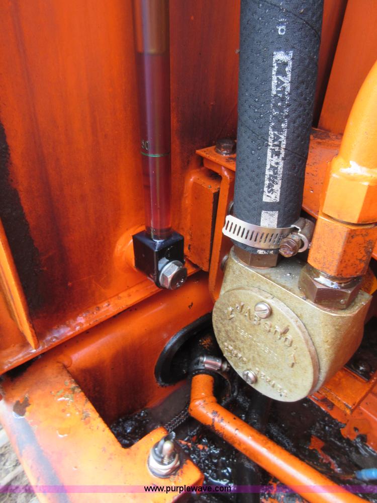 image for item I1976 1996 Daewoo DH130-2 excavator