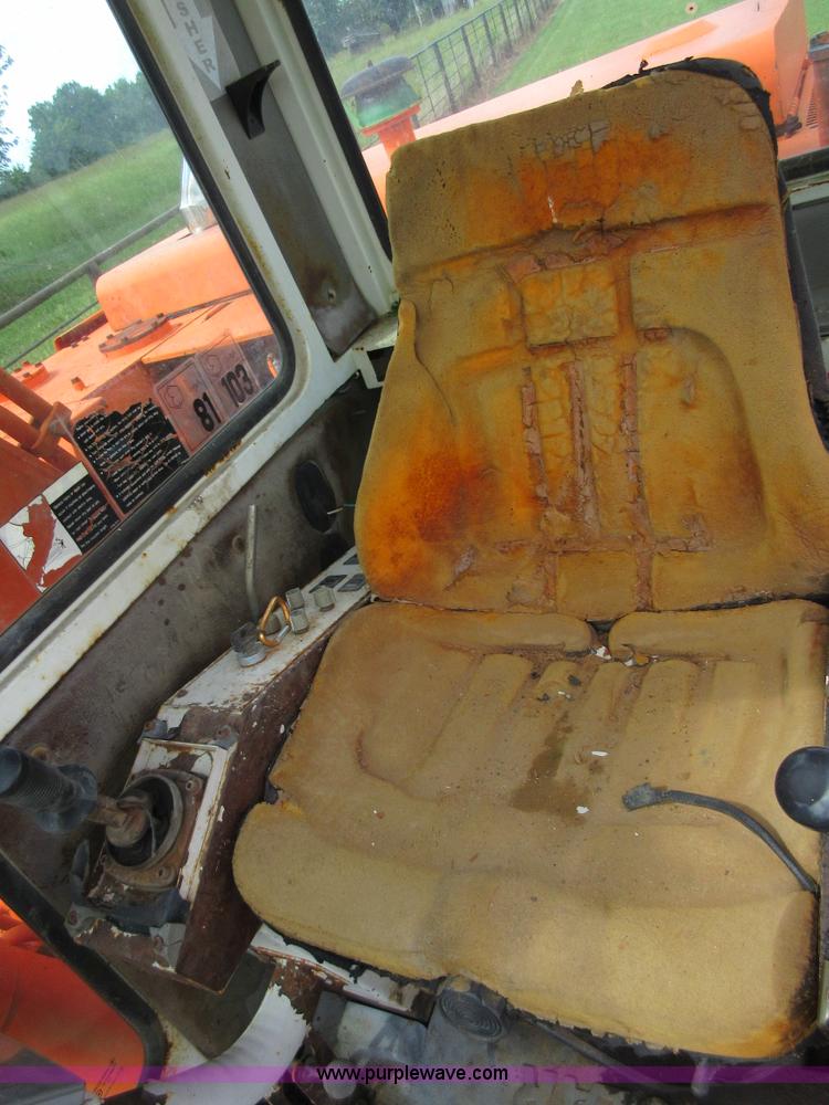 image for item I1976 1996 Daewoo DH130-2 excavator