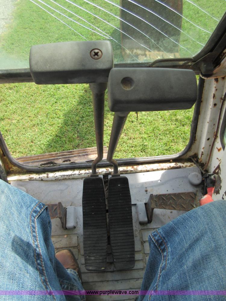 image for item I1976 1996 Daewoo DH130-2 excavator