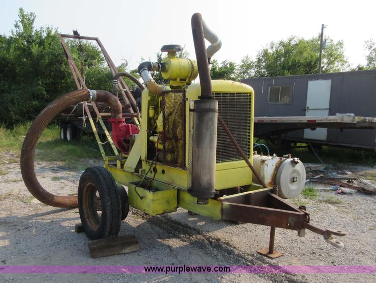 image for item I1992 Trailer mounted water pump