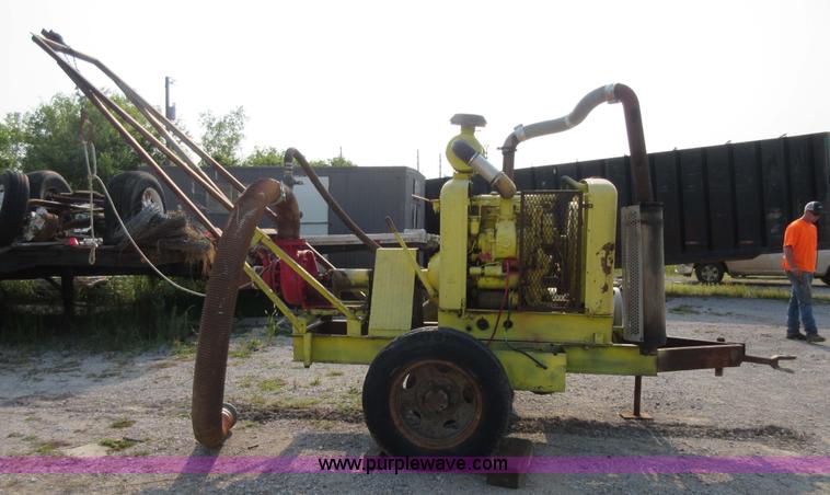 image for item I1992 Trailer mounted water pump