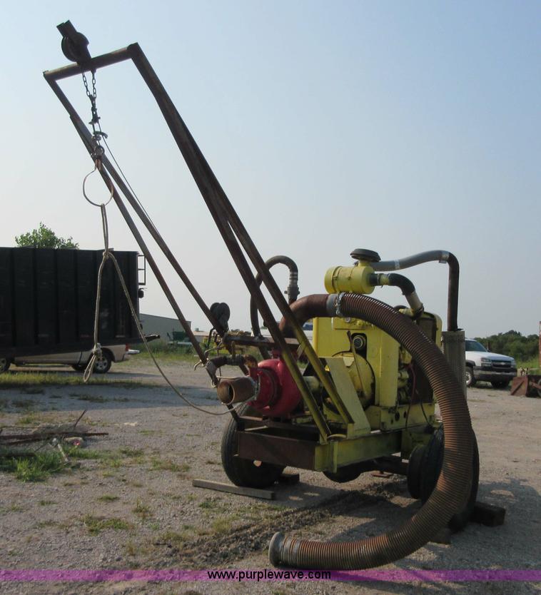 image for item I1992 Trailer mounted water pump