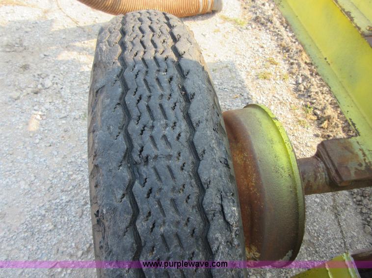 image for item I1992 Trailer mounted water pump