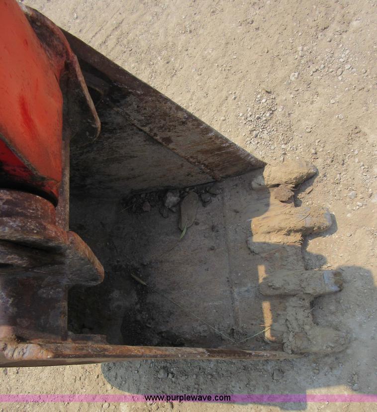 image for item I2001 1998 Kubota KX121-2 compact excavator