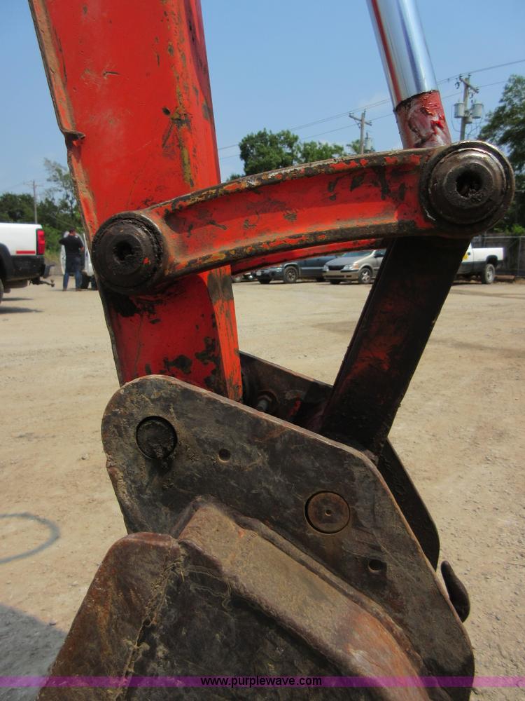 image for item I2001 1998 Kubota KX121-2 compact excavator