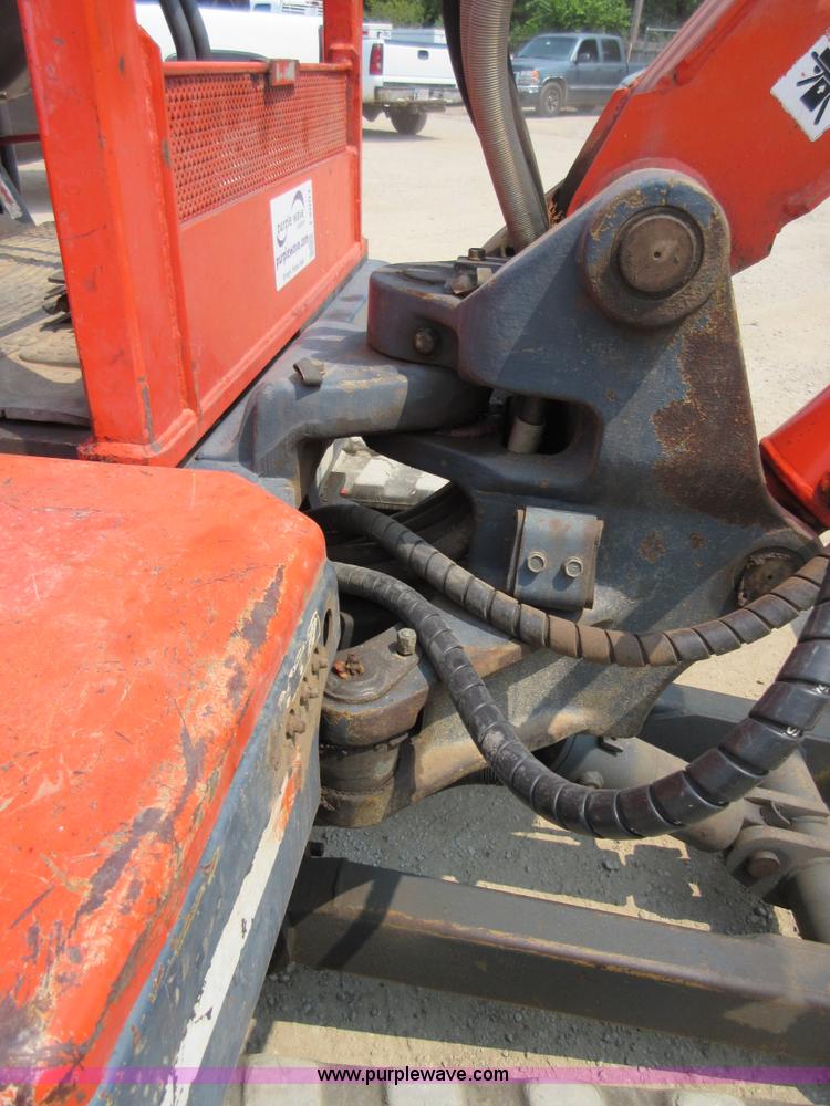 image for item I2001 1998 Kubota KX121-2 compact excavator