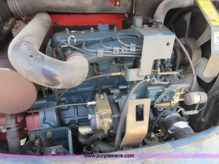 image for item I2001 1998 Kubota KX121-2 compact excavator