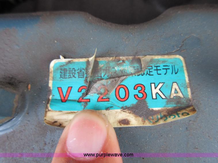 image for item I2001 1998 Kubota KX121-2 compact excavator