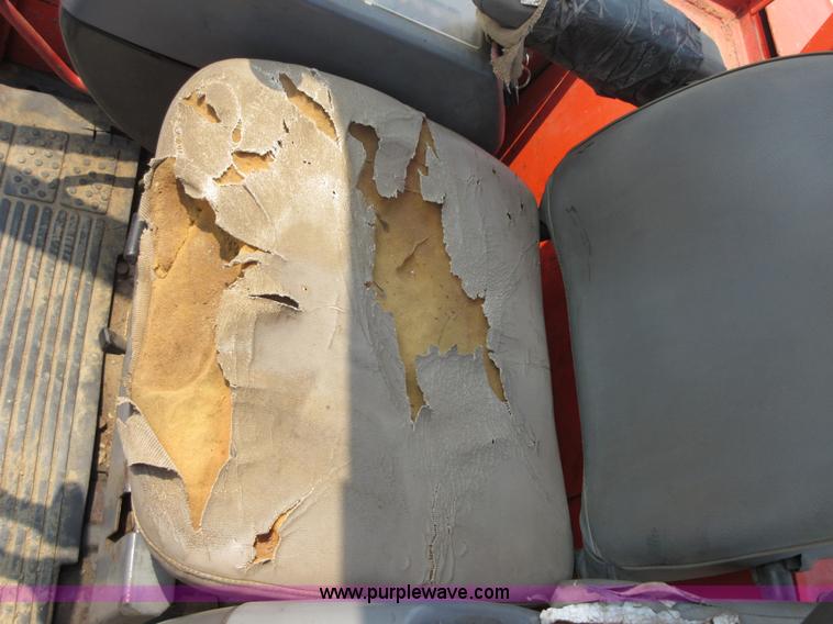 image for item I2001 1998 Kubota KX121-2 compact excavator