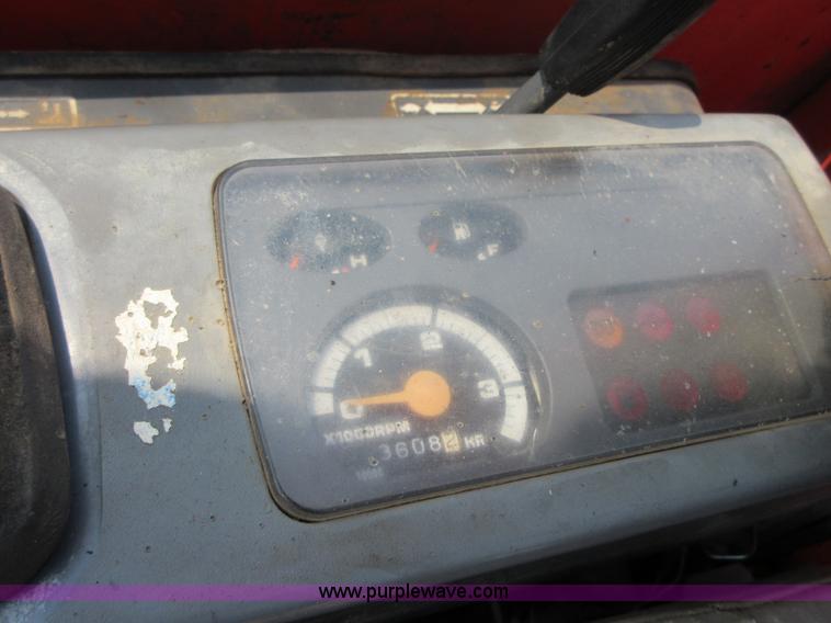 image for item I2001 1998 Kubota KX121-2 compact excavator