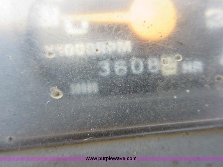 image for item I2001 1998 Kubota KX121-2 compact excavator