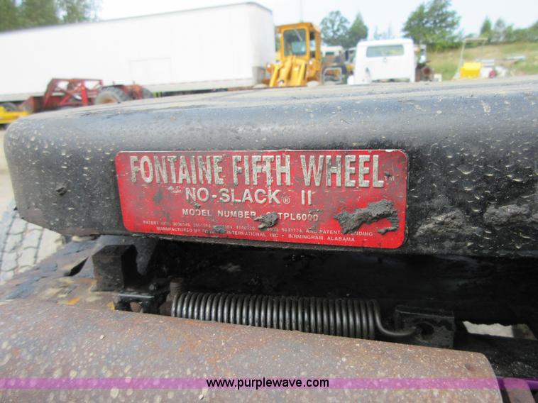 image for item I2003 2001 Mack CH613 semi truck